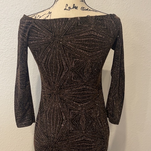 Black dress - Picture 5 of 7